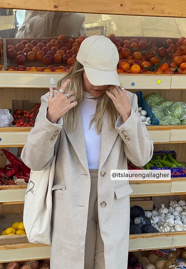 Amalie Star x NA-KD Lång formsydd kappa - Beige