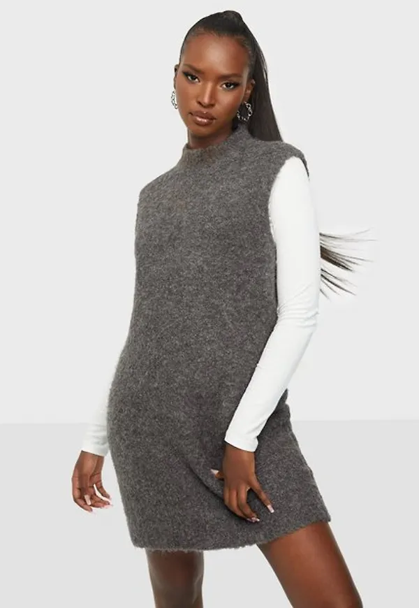 Pieces Pcfree Sl O-Neck Mini Knit Dress Bc Stickade klänningar Dark Grey Melange