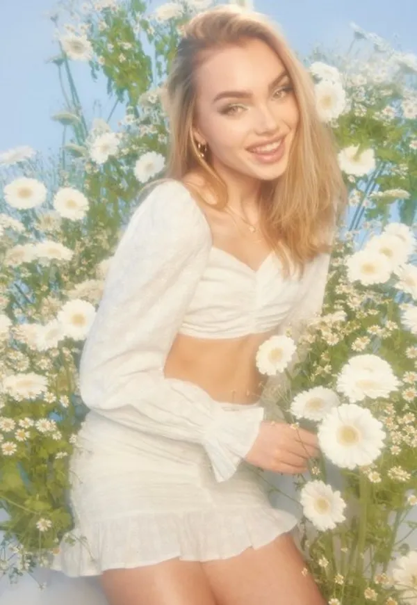 NLY Trend Amaze Me Lace Top Festblusar