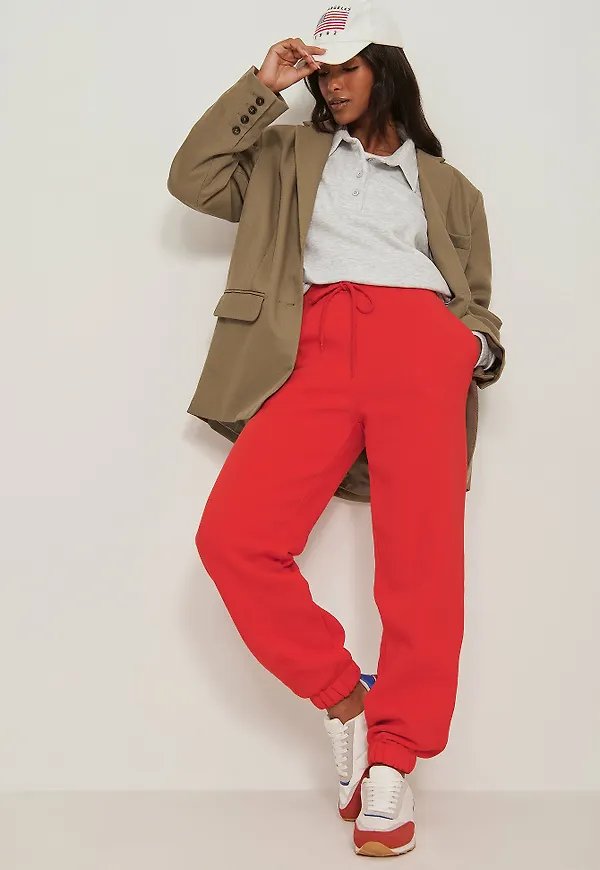 NA-KD Basic Sweatpants med borstad yta och dragsko - Red