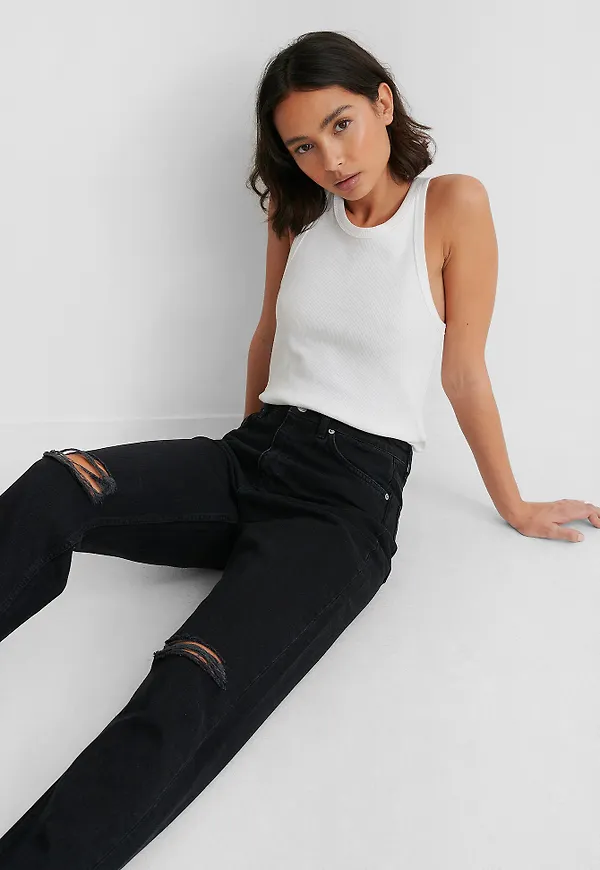 NA-KD Reborn Ekologiska Jeans Med Slitningar På Knäet Och Hög Midja - Black