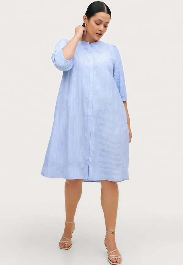 KAFFE Curve - Klänning kcBerana Dress - Blå