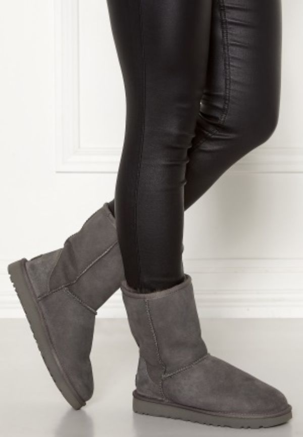 UGG Classic Short II Grey 36