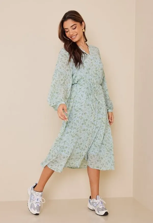 MOSS COPENHAGEN Jasia Rikkelie Shirt Dress AOP Omlottklänningar