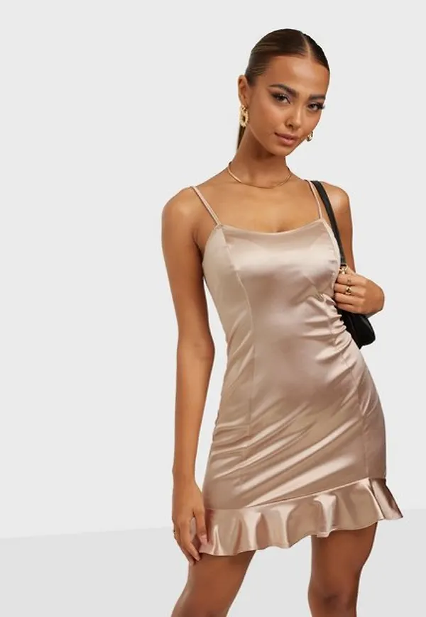 NLY One Satin Frill Hem Dress Fodralklänningar