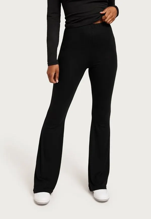 NLY Trend Show Pants Byxor Black
