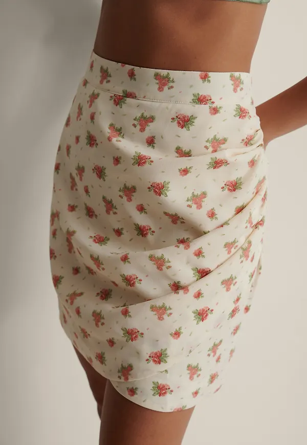 NA-KD Draperad Minikjol - Beige