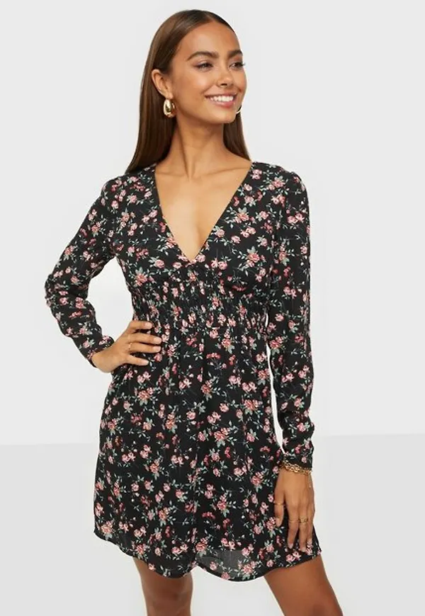 NLY Trend Waist Detailed Dress Loose fit dresses
