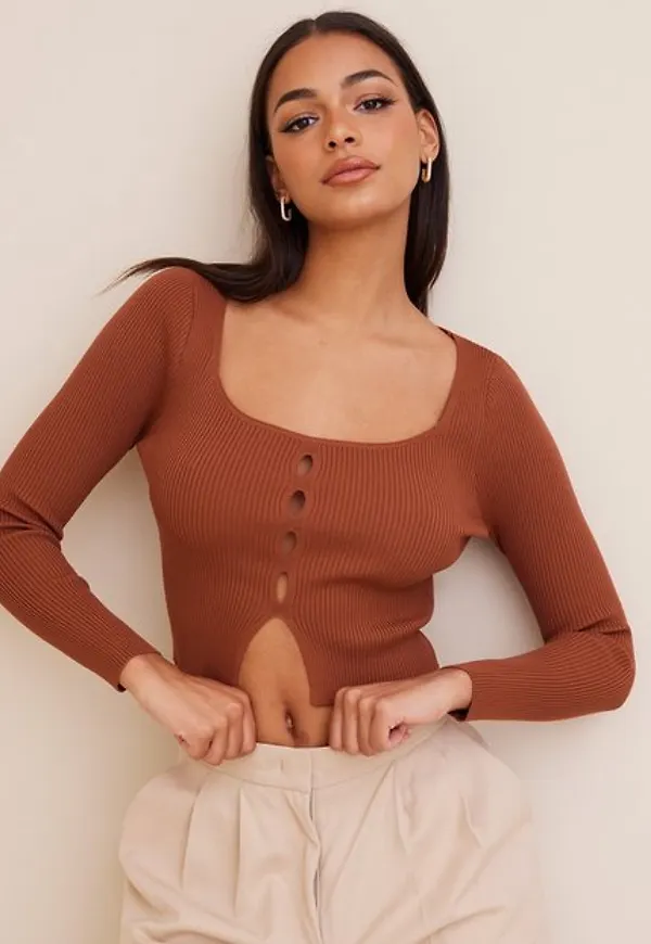 Missguided Scoop Neck Cut Out Detail Top Crop tops Brown