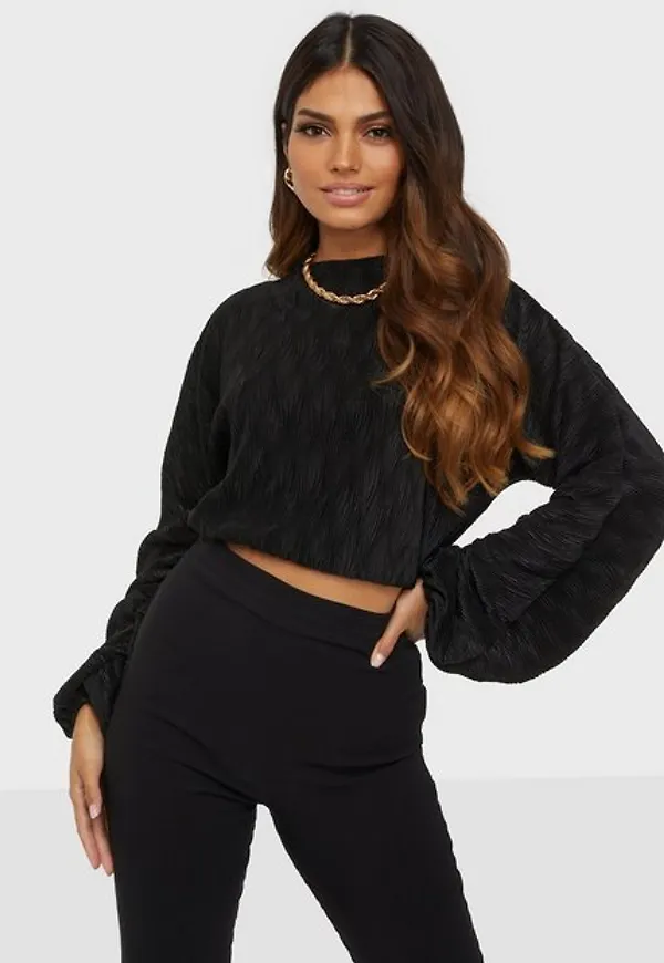NLY Trend Volume Shape Pleated Top Festblusar