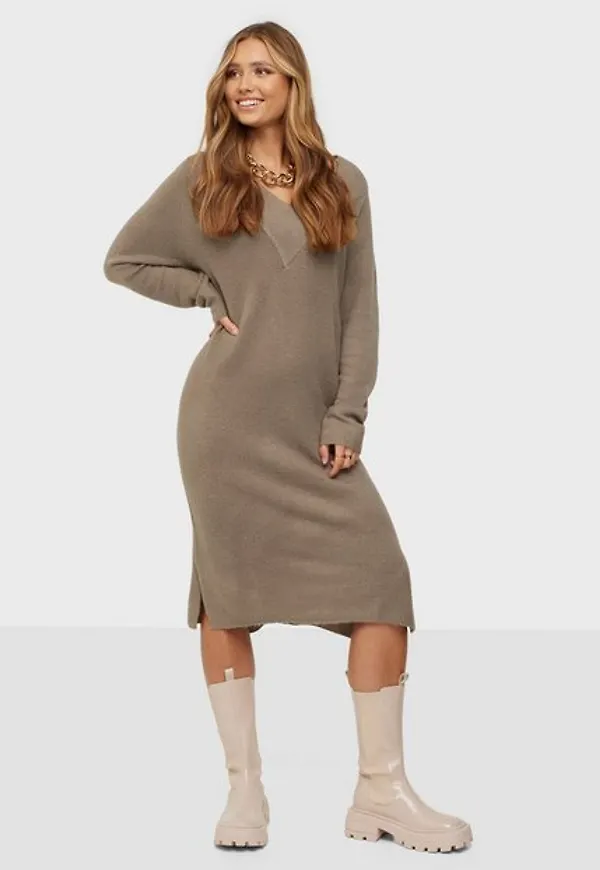 Vila Vimadelia V-Neck L/S Knit Dress - N Stickade klänningar Fungi