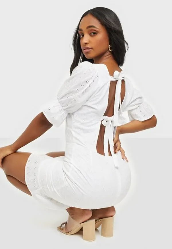 NLY Trend Flirty Tie Back Dress Fodralklänningar