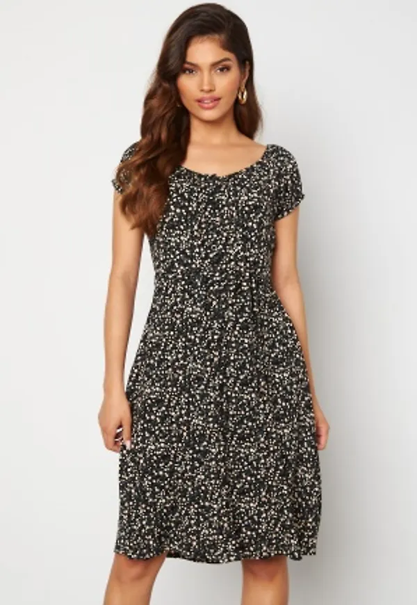 Happy Holly Rebecca flounce dress Black / Patterned 52/54