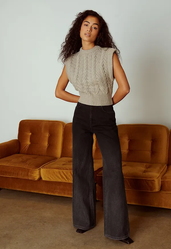 Curated Styles Ekologiska jeans med hög midja och vida ben - Black