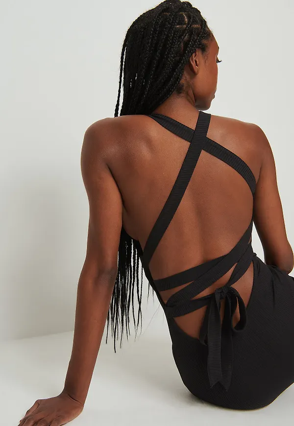NA-KD Party Ribbstickad Klänning Med Bandetalj Bak - Black