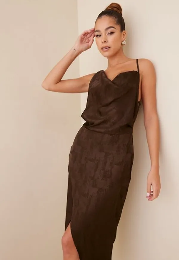 Missguided Asym Strap Drape Satin Midi Dress Fodralklänningar Chocolate