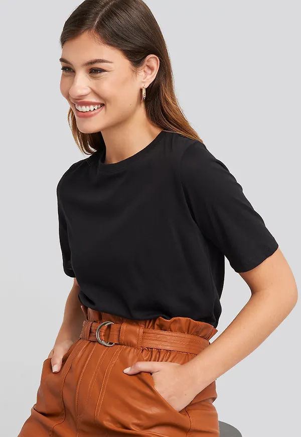 NA-KD Basic T-Shirt Med Hög, Rund Halsringning - Black