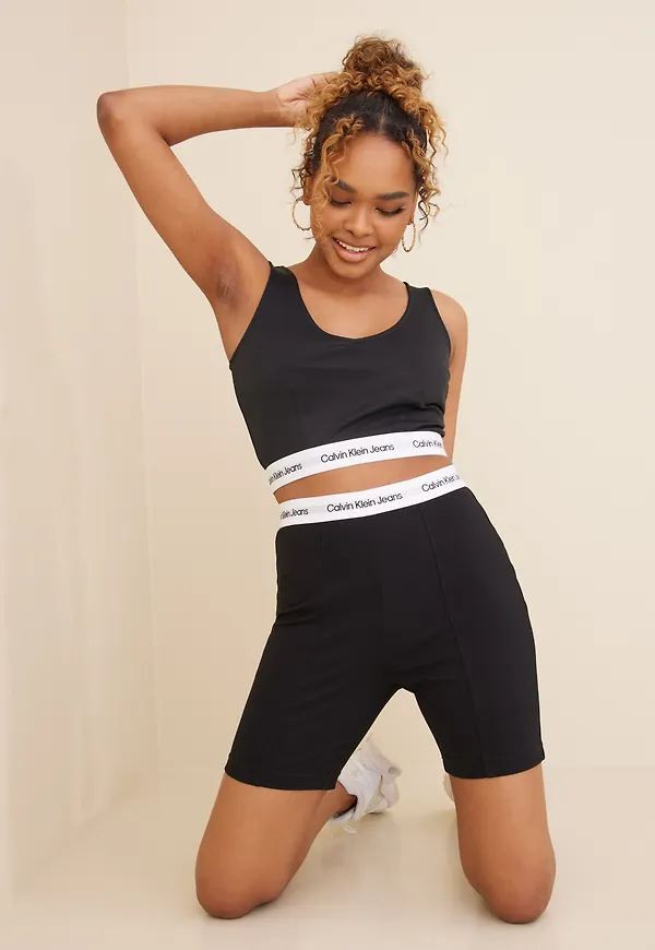 Calvin Klein Jeans - Byxor & Shorts - Black - Repeat Logo Milano Cycling Short - Byxor & Shorts