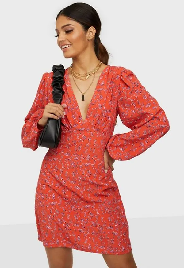 Glamorous Nelly x Glamorous Crepe Mini Dress Klänning Red