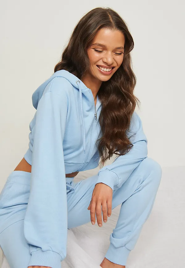 Pamela x NA-KD Reborn Ekologisk hoodie med dragkedjedetalj - Blue