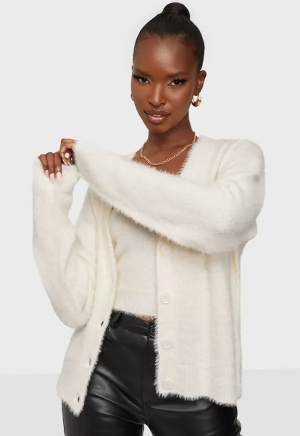 NLY Trend Fuzzy Knit Cardigan Cardigans Vit