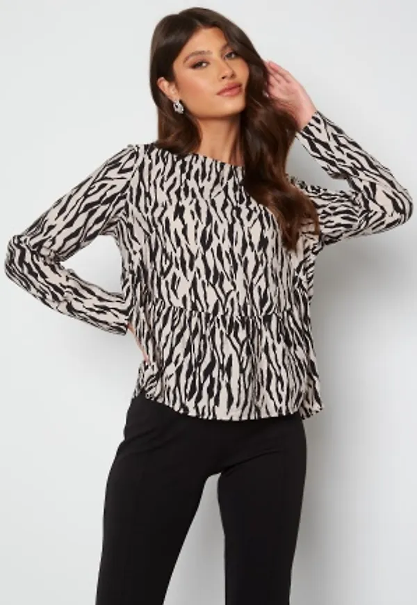 Object Collectors Item Anneline L/S Top Black AOP:Animal 36