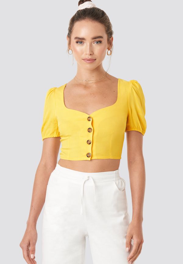 Céline & Talisa x NA-KD Wide Neck Buttoned Top - Yellow