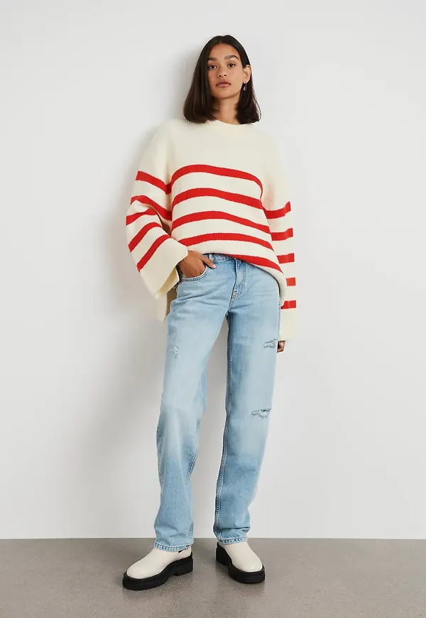 90s low waist jeans