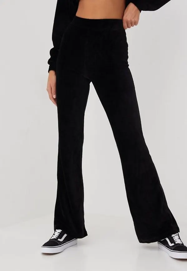 NLY Trend Flirty Velour Pants Mjukisbyxor Svart
