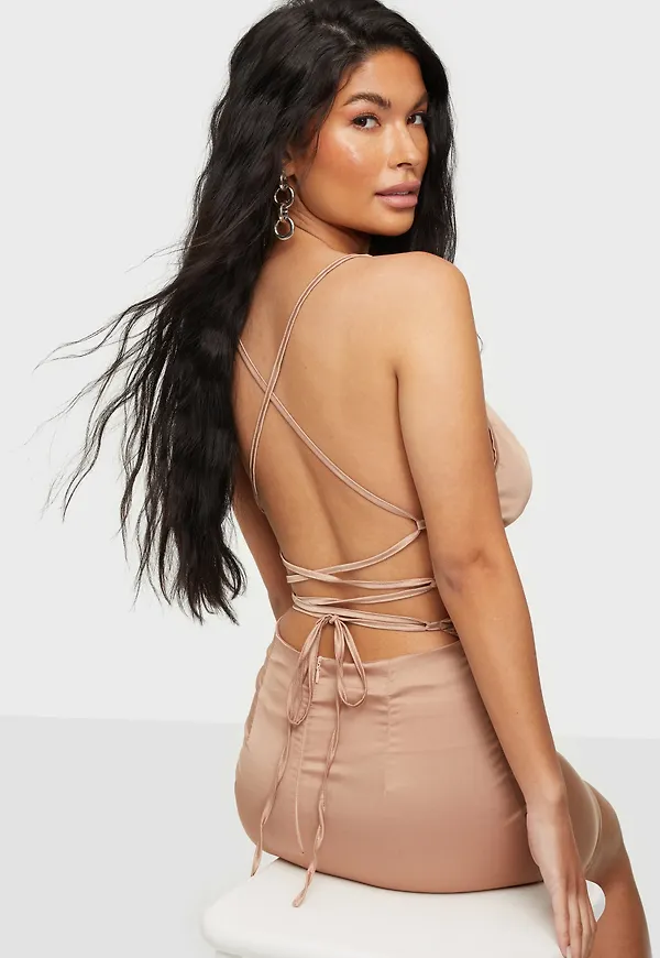 Parisian - Fodralklänningar - Champagne - Satin Cowl Neck Tie Back Mini Dress - Festklänningar - Bodycon dresses