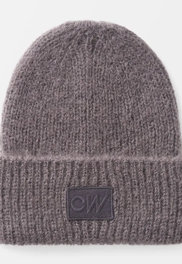 Borstad, stickad beanie med logga