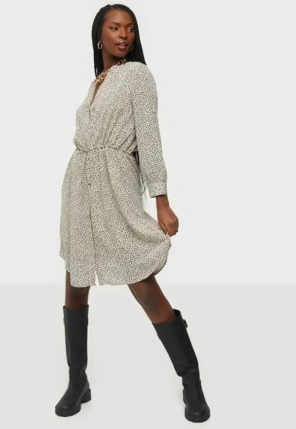 Selected Femme Slfdamina 7/8 Aop Dress B Noos Långärmade klänningar Sandshell Aop