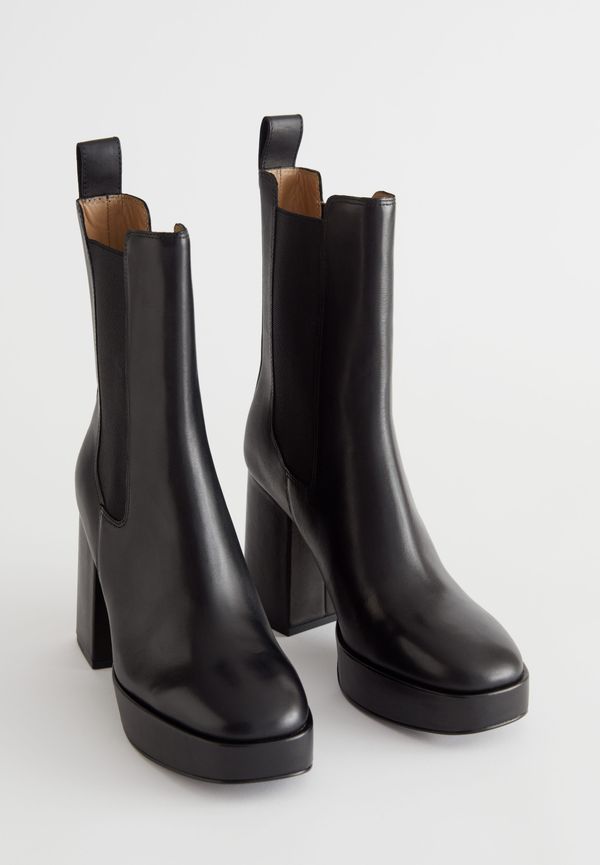 & Other Stories Chelseaboots I Läder Med Platå Svart, Stövletter i storlek 40