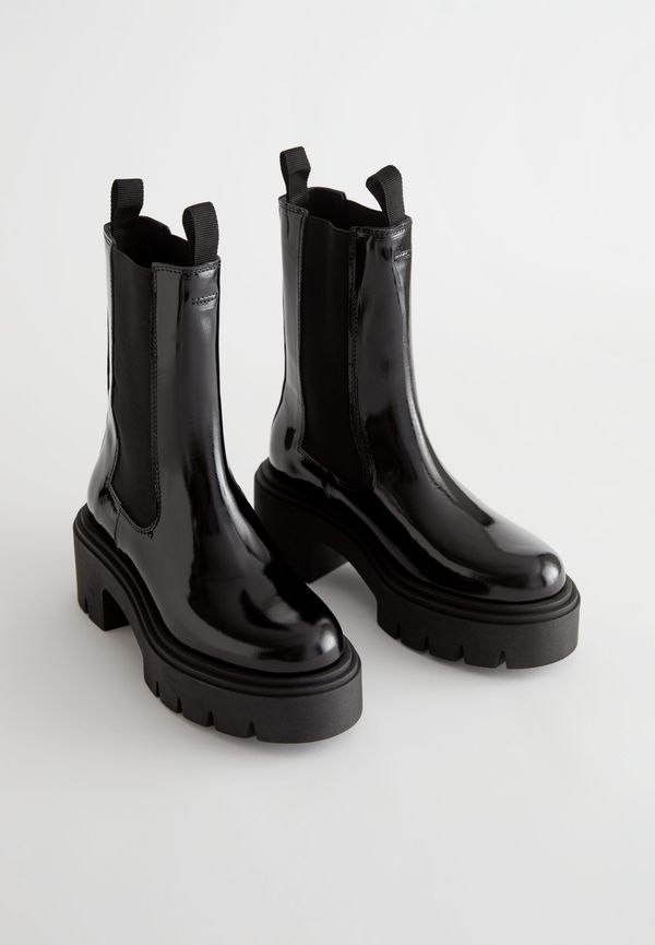 & Other Stories Chunky Chelseaboots I Läder Med Platåsula Svart i storlek 40