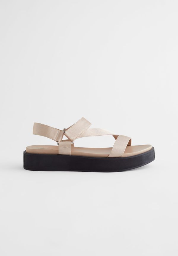 & Other Stories Remsandaler Med Platåsula Beige, Svart i storlek 42