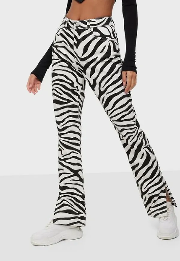NLY Trend Printed Cheeky Fit Slit Denim Straight