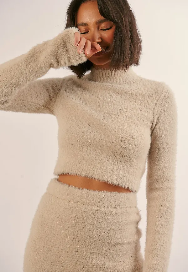 Margaux Dietz x NA-KD Croppad luddig tröja med 3/4 ärm - Beige