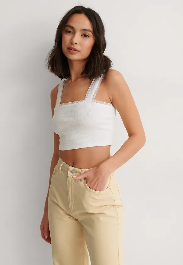 Anna Briand x NA-KD Ekologisk Croppad Ribbstickad Topp - White