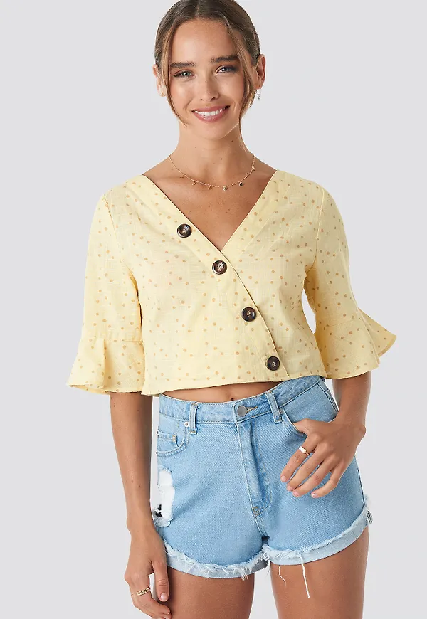 Céline & Talisa x NA-KD Skir långärmad topp med knappar - Yellow