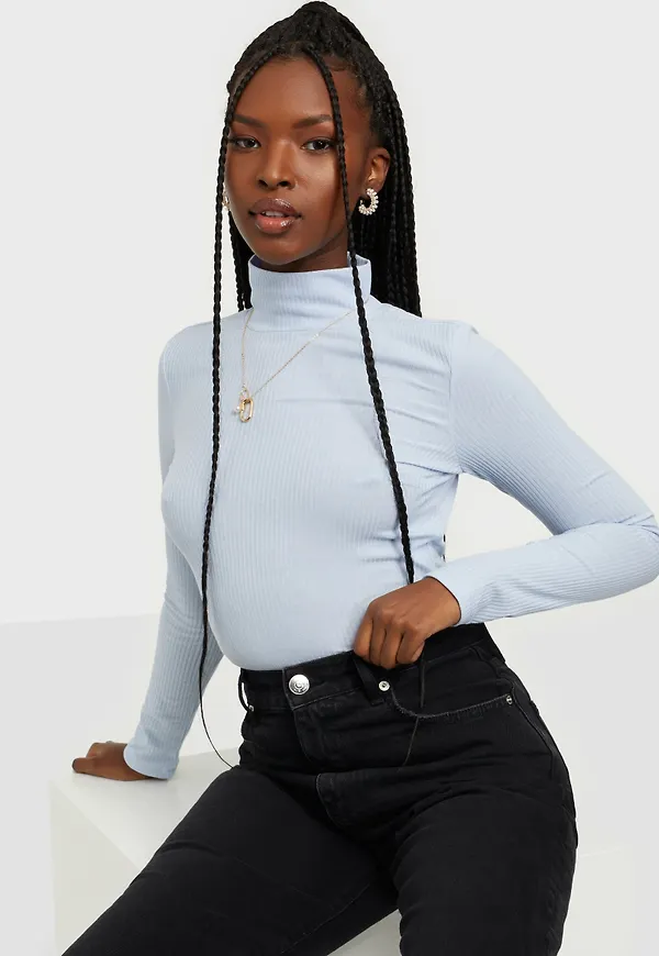 NLY Trend - Långärmade toppar - Ljus Blå - Light Rib Polo Top - Toppar - Women's tops