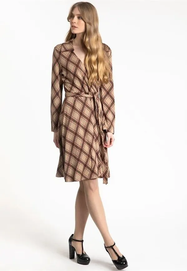 Rutig Klänning - Niva Beige