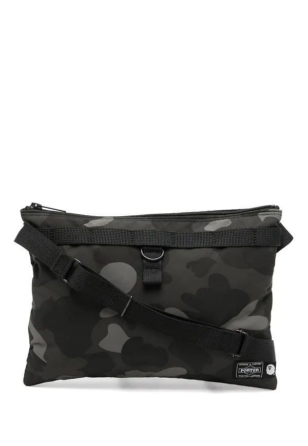 A BATHING APE® kamouflagemönstrade axelväska - Grå