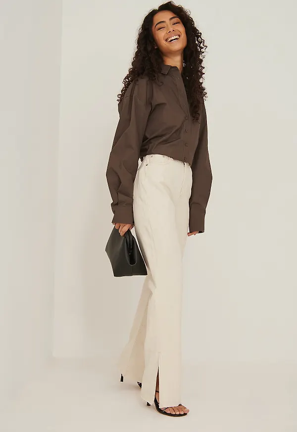 NA-KD Trend Utsvängda jeans med hög midja - Beige