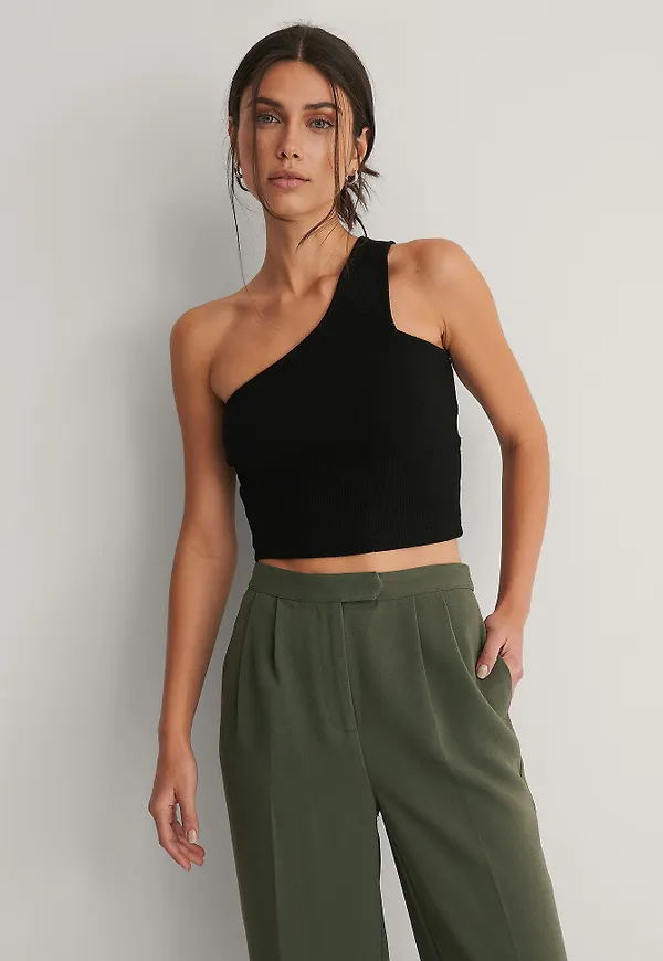 NA-KD Reborn Ribbad Topp Med En Axel - Black