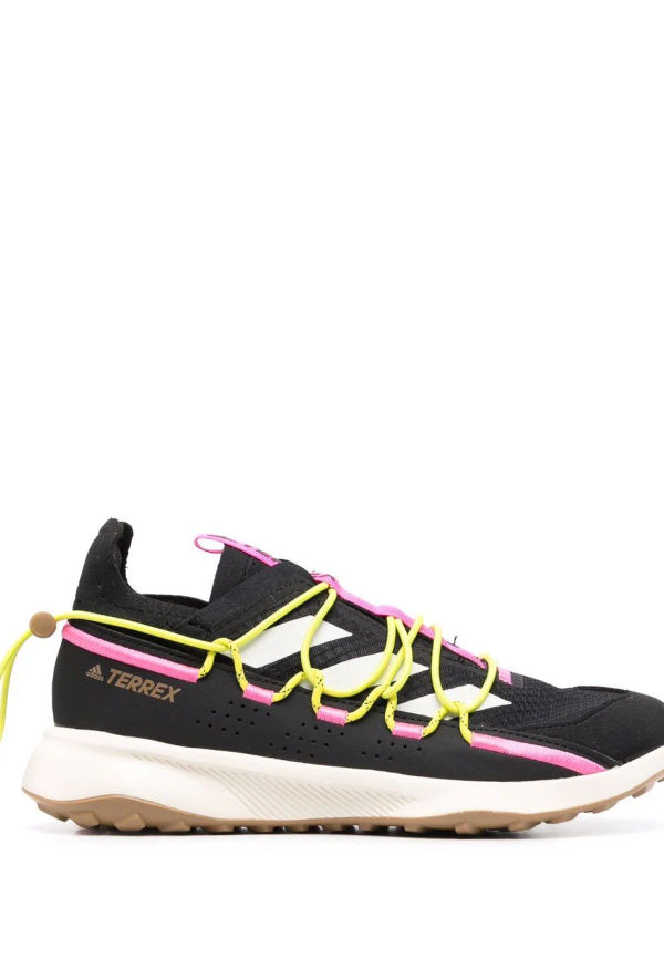 adidas låga träningsskor i slip on-modell - Svart