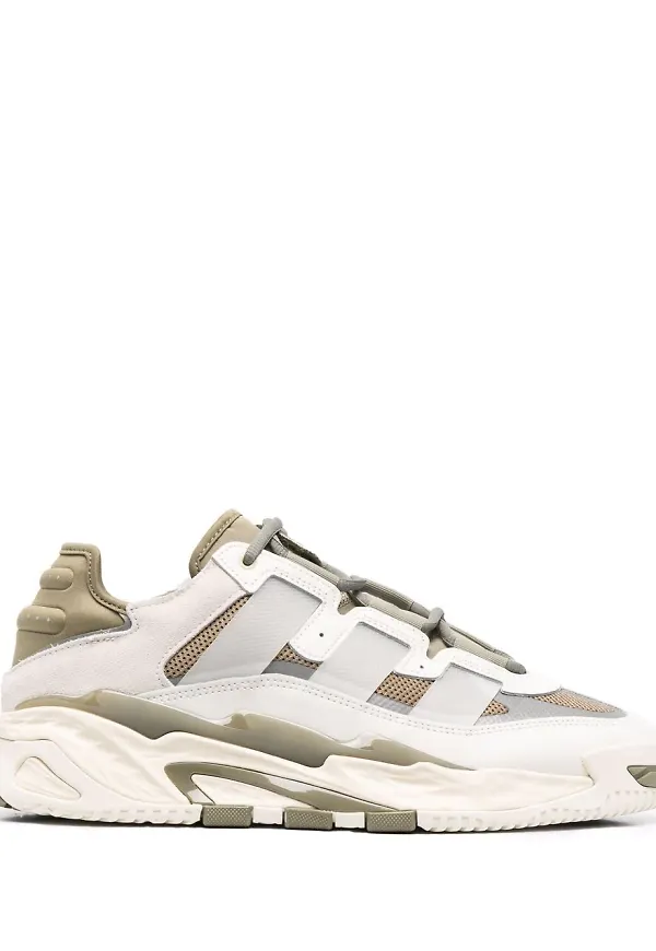 adidas Niteball sneakers med panel - Vit