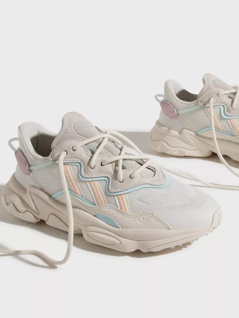 Adidas Originals - Chunky sneakers - White - Ozweego W - Sneakers