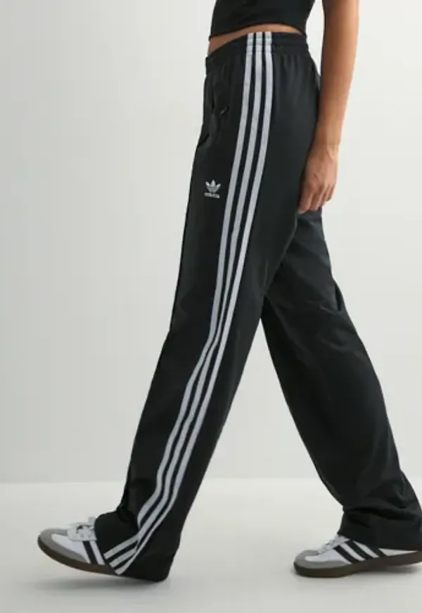 Adidas Originals - Svart - Firebird Tp