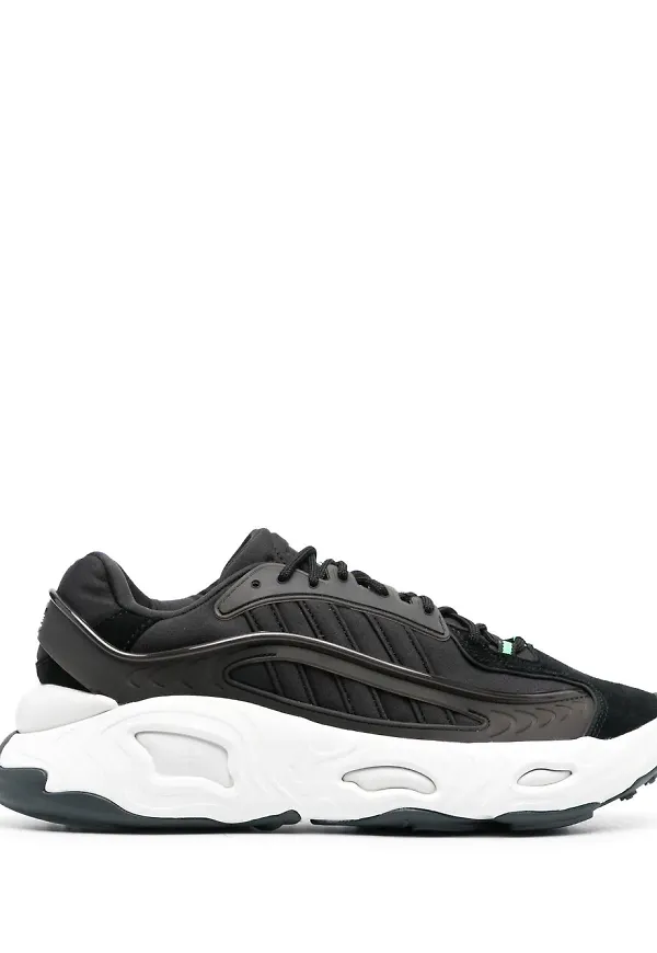 adidas Oznova sneakers med grov sula - Svart