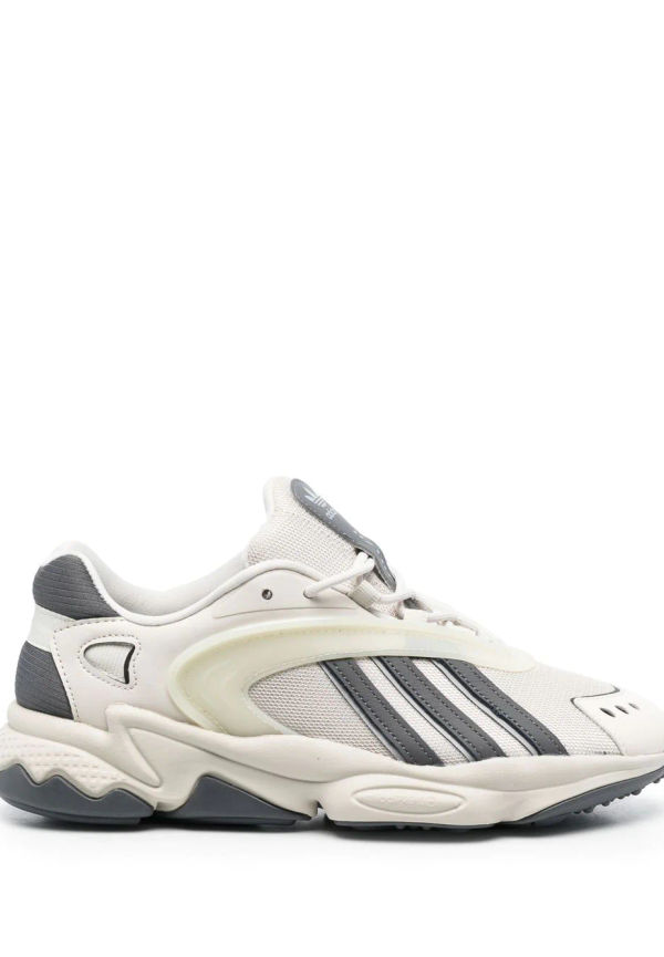 adidas Oztral låga sneakers med panel - Grå